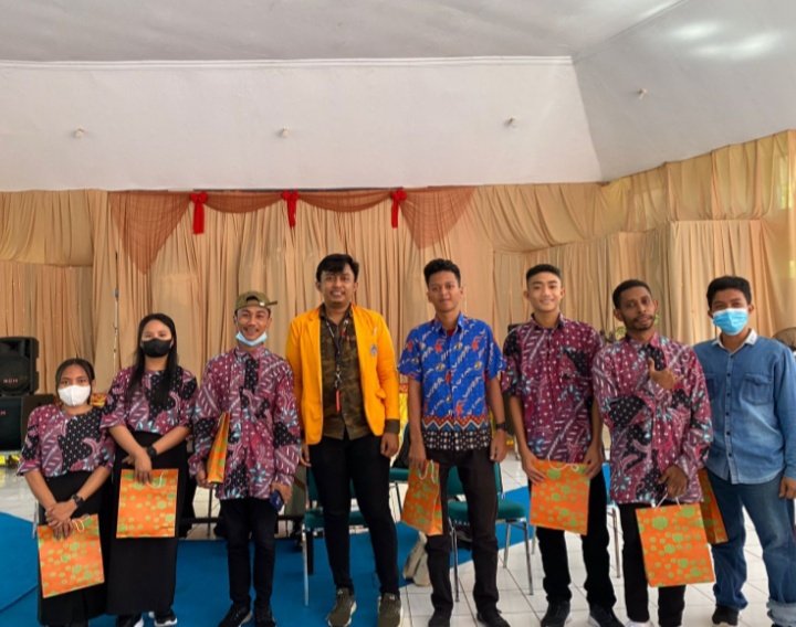 Mahasiswa KKP FPsi bersama penerima manfaat Sentra Wirajaya Makassar. (Foto: Ist)