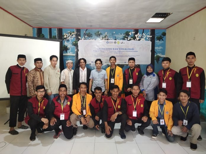 Foto bersama anggota Lembaga Dakwah Fakultas Raudhatul Mujaddid dan masyarakat Desa Laikang. (Foto-Ist).