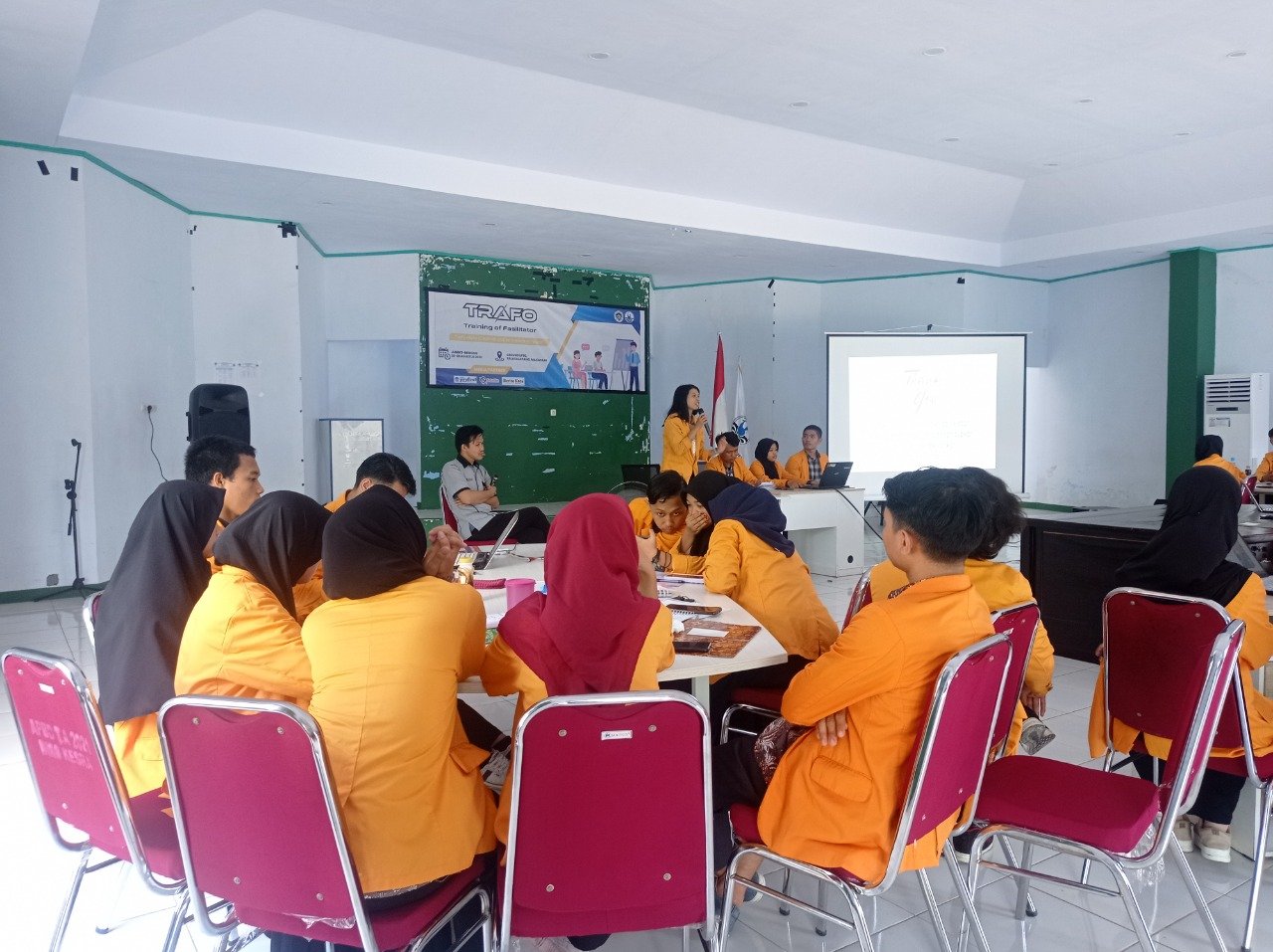 Penutupan kegiatan Training of Fasilitator IKBIM KIP UNM, Minggu (28/8).