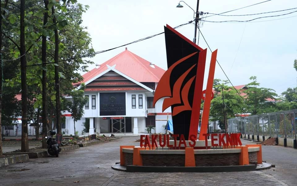 Dekanat Fakultas Teknik Universitas Negeri Makassar, (foto: Angnis Arimayanti.)