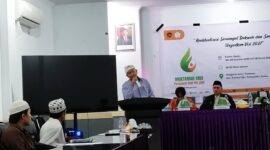 Foto sambutan oleh pembina Pusdamm BEM FBS UNM, (Foto: Ayu Amalia.)