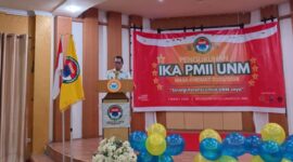 Husain Syam saat menyampaikan sambutan dalam acara pengukuhan IKA PMII UNM, (Foto: Yusri Saputra.)