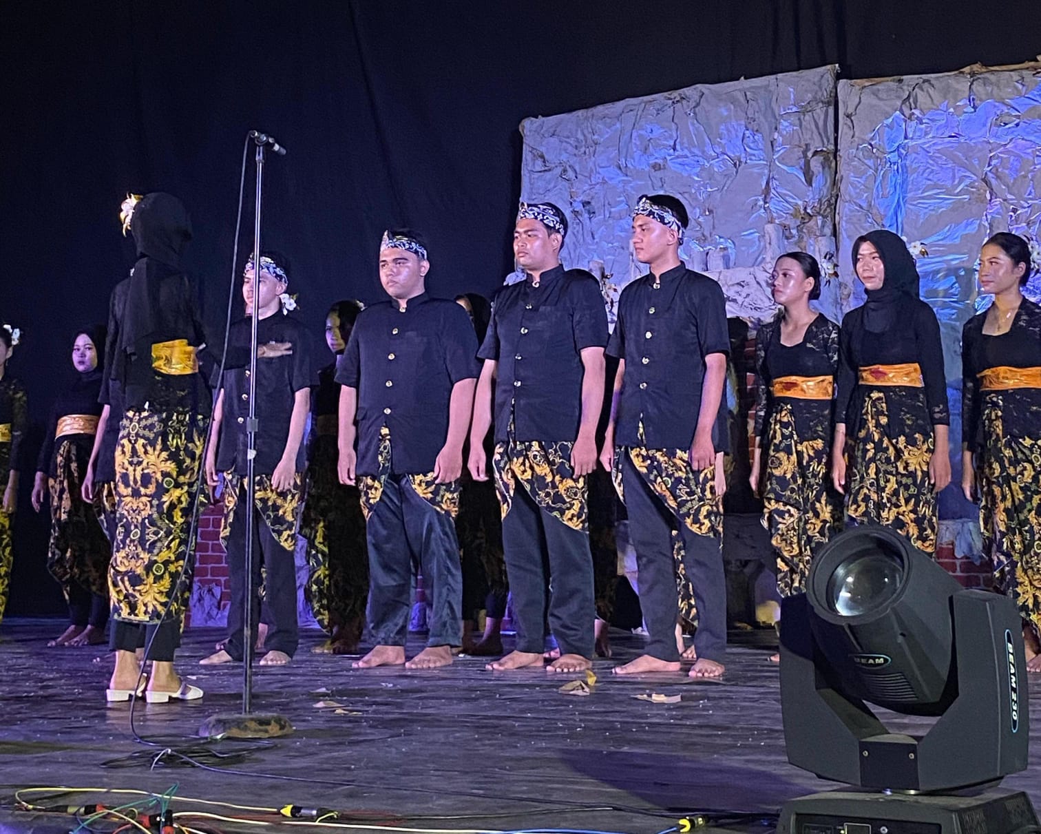Suasana paduan suara inagurasi 23 Himposep FE UNM, (Foto: Ist.)