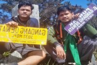 Potret Mahasiswa Madipala FIP saat melakukan pendakian di Gunung Dewata, (Foto: Ist.)