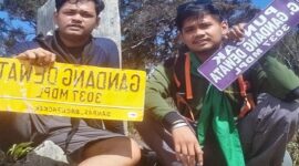 Potret Mahasiswa Madipala FIP saat melakukan pendakian di Gunung Dewata, (Foto: Ist.)