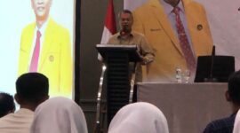 Potret Wakil Rektor III Bidang Kemahasiswaan dan Alumni saat membuka acara Raker LK (Foto: ist)
