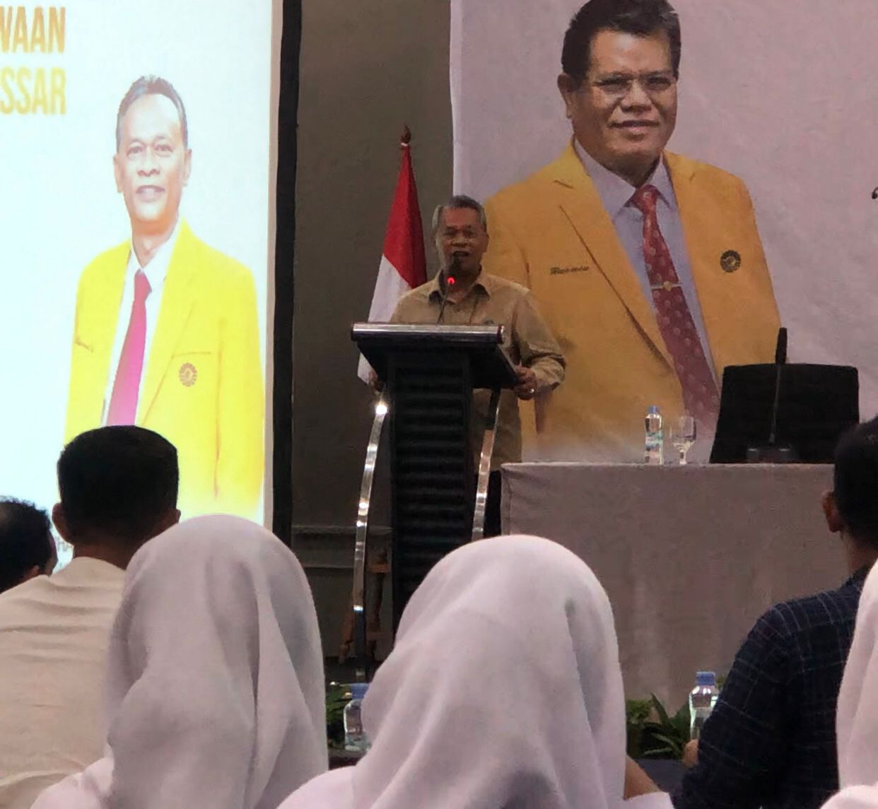 Potret Wakil Rektor III Bidang Kemahasiswaan dan Alumni saat membuka acara Raker LK (Foto: ist)