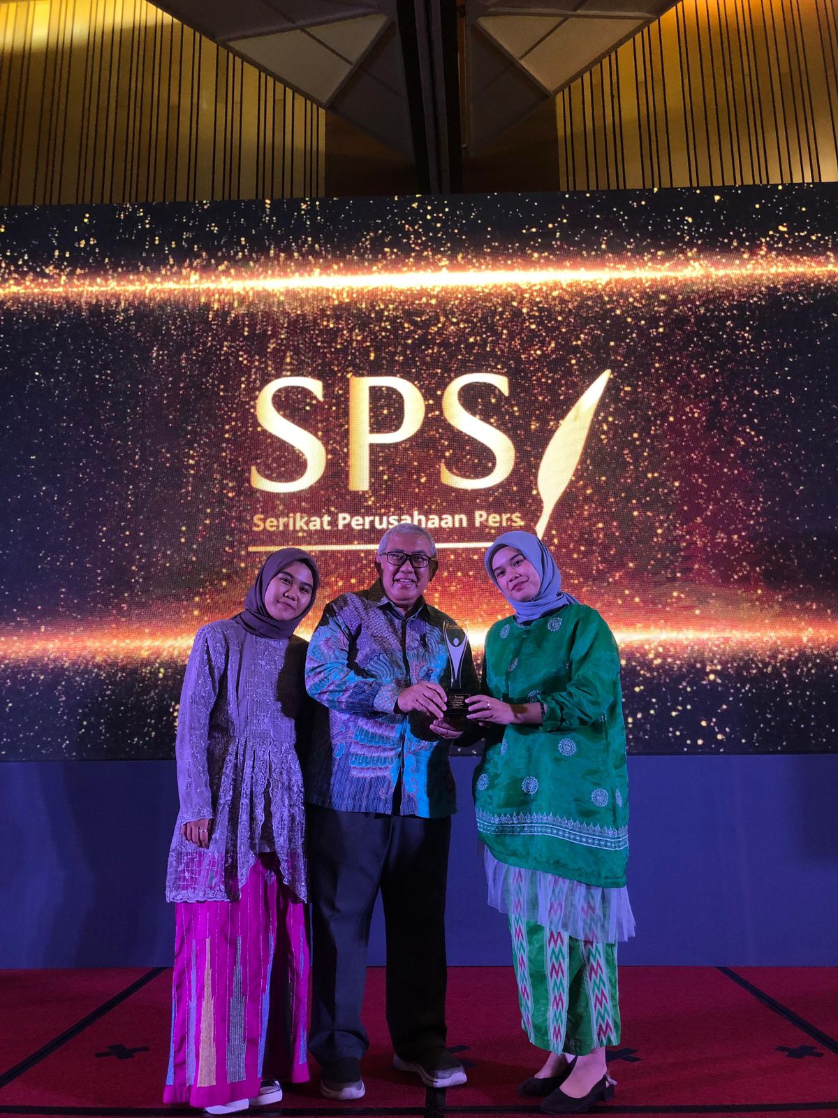 Potret PU dan Litbang LPM Profesi UNM bersama Ketua Umum SPS, (Foto: Ist.)