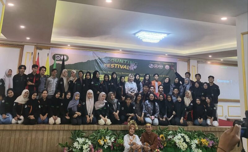 Foto bersama setelah kegiatan pembukaan Accounting Festival 2024, (Foto: Ist.)