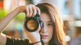 Seorang yang sedang memotret, (Foto: Int.) 