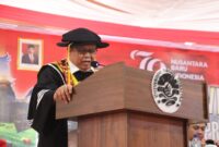 Karya Jayadi saat memberi sambutan pada acara wisuda PPG UNM, (Foto:Angnis Arimayanti.)
