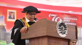 Karya Jayadi saat memberi sambutan pada acara wisuda PPG UNM, (Foto:Angnis Arimayanti.)