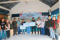 Foto bersama panitia, pihak BRI, dan perangkat Desa, (Foto: Ist)