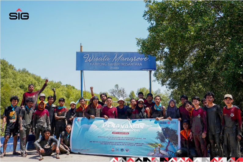 Foto bersama di Kawasan Bahari Desa Wisata Untia, Kota Makassar, (Foto:Ist)