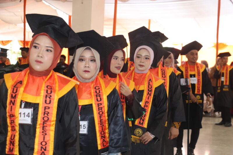 Para wisudawan PPG Pra Jabatan UNM, ( Foto: Firmansyah.)