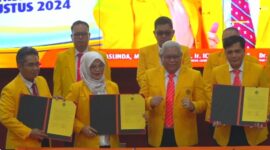 Proses penandatanganan pakta integritas dalam rangka pencanangan UNM sebagai zona integritas bebas korupsi, (Foto:Int.)