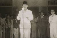 Pembacaan proklamasi oleh Ir. Soekarno, (Foto: Int.)