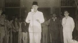 Pembacaan proklamasi oleh Ir. Soekarno, (Foto: Int.)