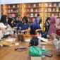 Suasana pembuatan karya anyaman, (Ist.) 