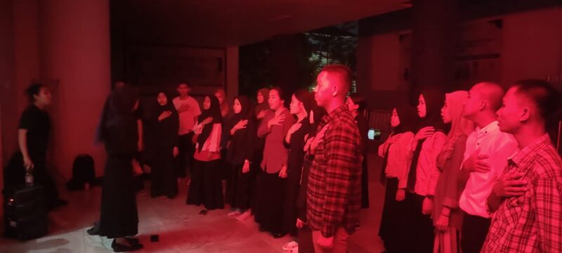 Potret latihan padus oleh Maba fisika, (Foto: Rahmat Hidayat)