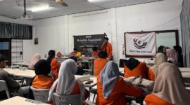 Pembukaan kegiatan sekolah legislatif oleh Maperwa FEB UNM di Gedung BD FEB UNM pada 2 Oktober 2024, (Foto: Ist.)