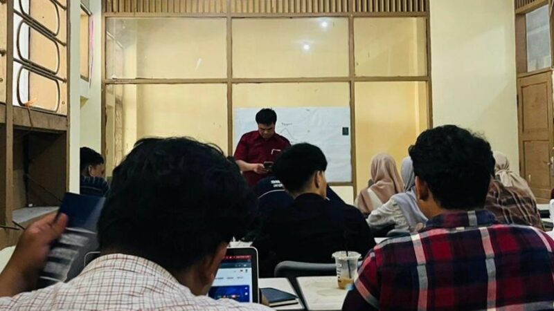 Suasana Perkuliahan Mahasiswa JTIK di Wisma Lamacca, (Foto: Ist.)
