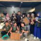 Foto Tim Program Studi Akuntansi S1 UNM dan Tim Program Studi Bahasa dan Sastra UMI dalam Kegiatan sesi wawancara dengan pemilik PT Sitinaja Global Ekspor didampingi oleh dosen pendamping lapangan dari UMI, (Foto: Ist.)