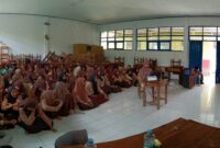Suasana ketika siswa memperhatikan materi sosialisasi pemberdayaan perempuan, (Foto: Ist.)