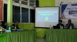 Suasana pemaparan program kerja tim proyek kemanusiaan UNM di Desa Madello, (Foto:Ist.)