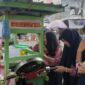 Dokumentasi Situasi Proses Jual-Beli Es Dawet Depan FIP UNM, (Foto: Florencya Alnisa Christin)