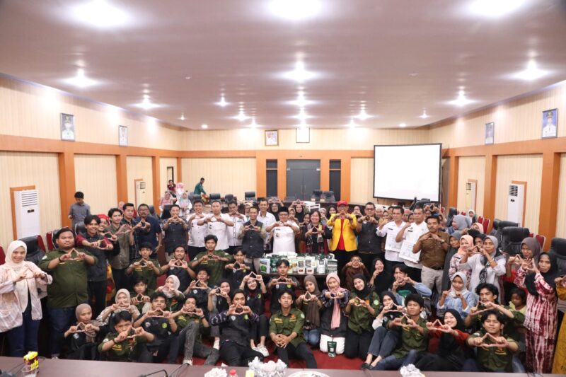 Potret foto bersama setelah lakukan visitasi lapangan, (Foto: Ist.)