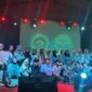 Foto bersama mahasiswa Jurusan Administrasi Pendidikan setelah Inaugurasi selesai, (Foto: Novita Febriyanti)
