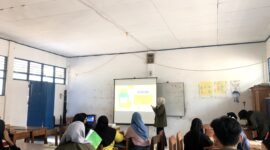 Suasana saat pemberian materi di Pulau Salemo, (Foto: Ist.)