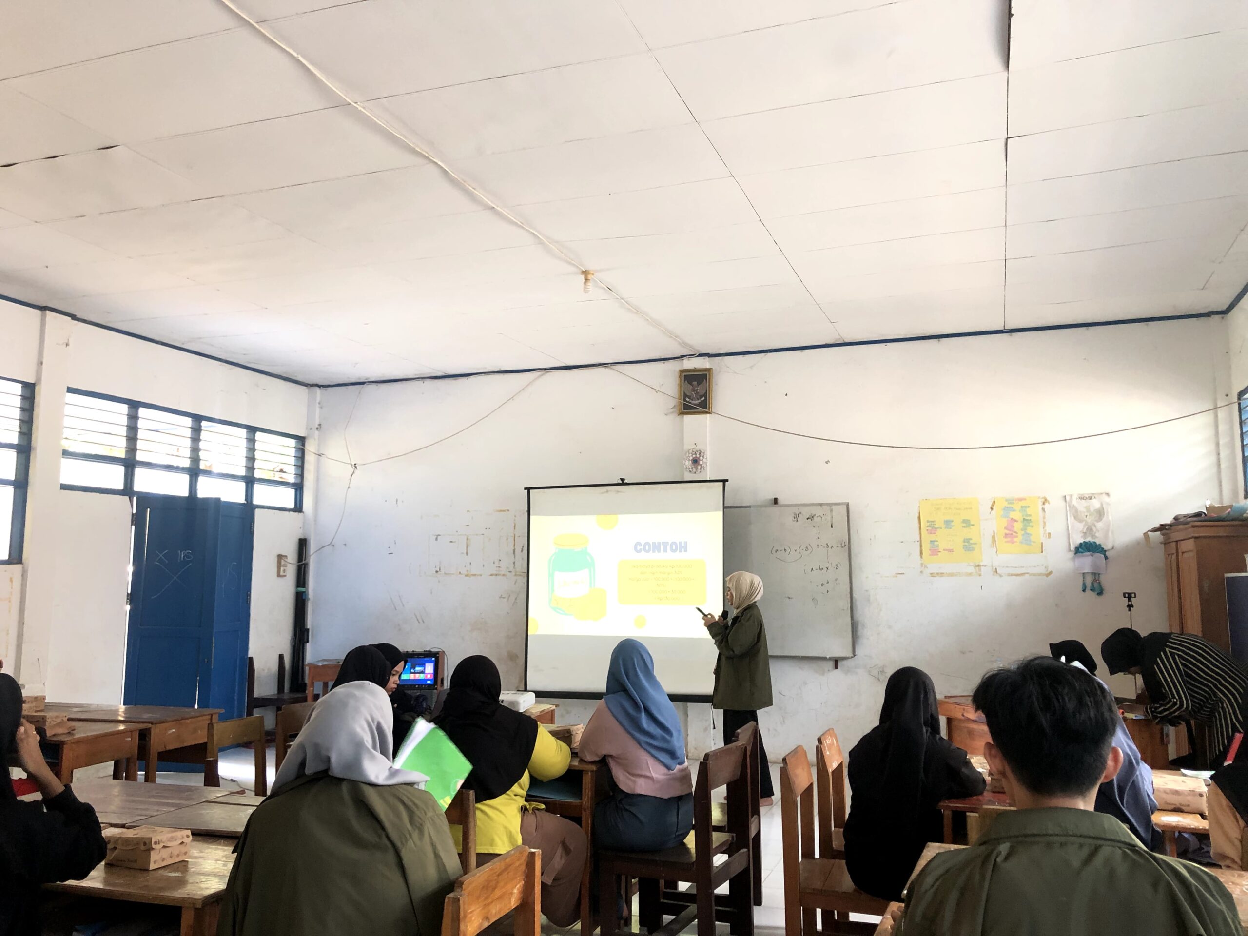 Suasana saat pemberian materi di Pulau Salemo, (Foto: Ist.)