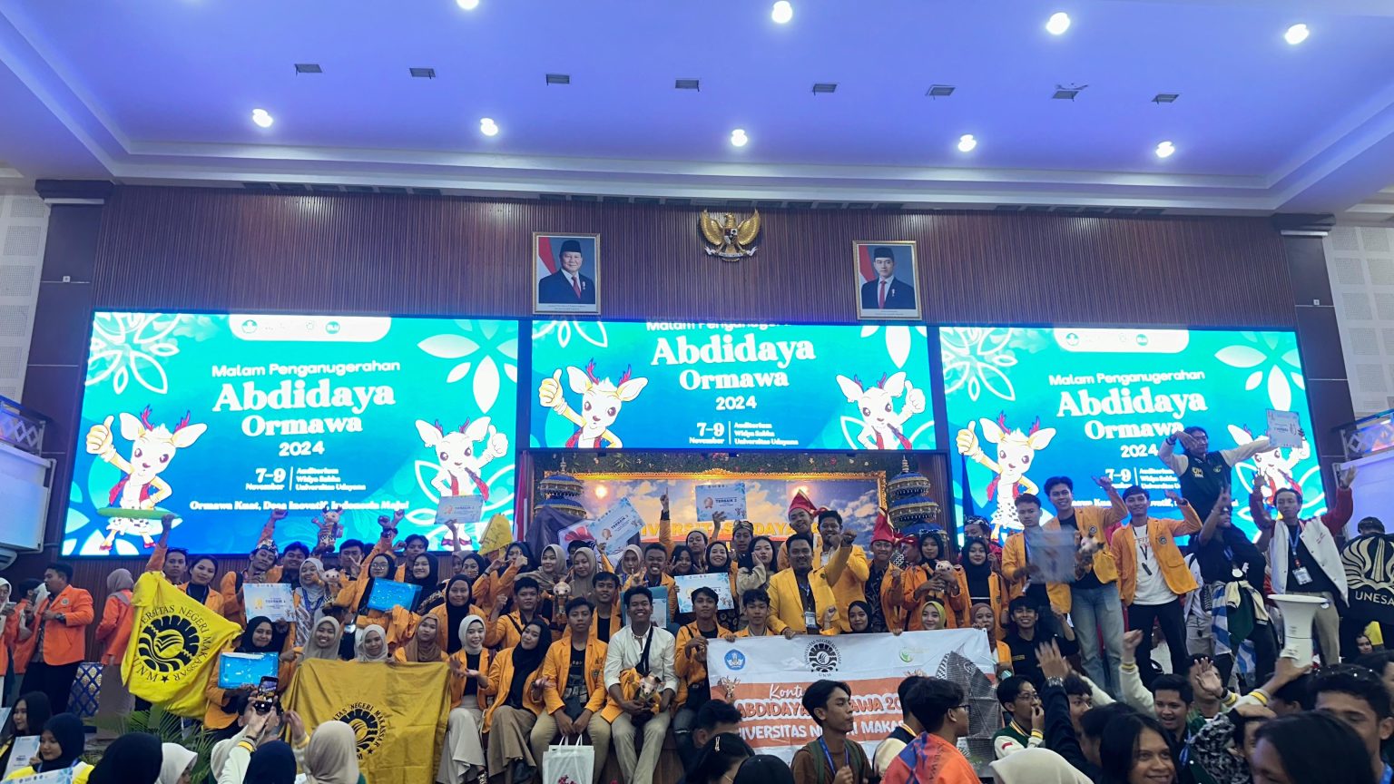 Potret foto bersama Tim PPK Ormawa UNM dalam ajang Abdidaya 2024, (Foto: ist)