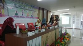Istri Rektor jelaskan perjalanan selama hidupnya, (Foto: Firmansyah.) 