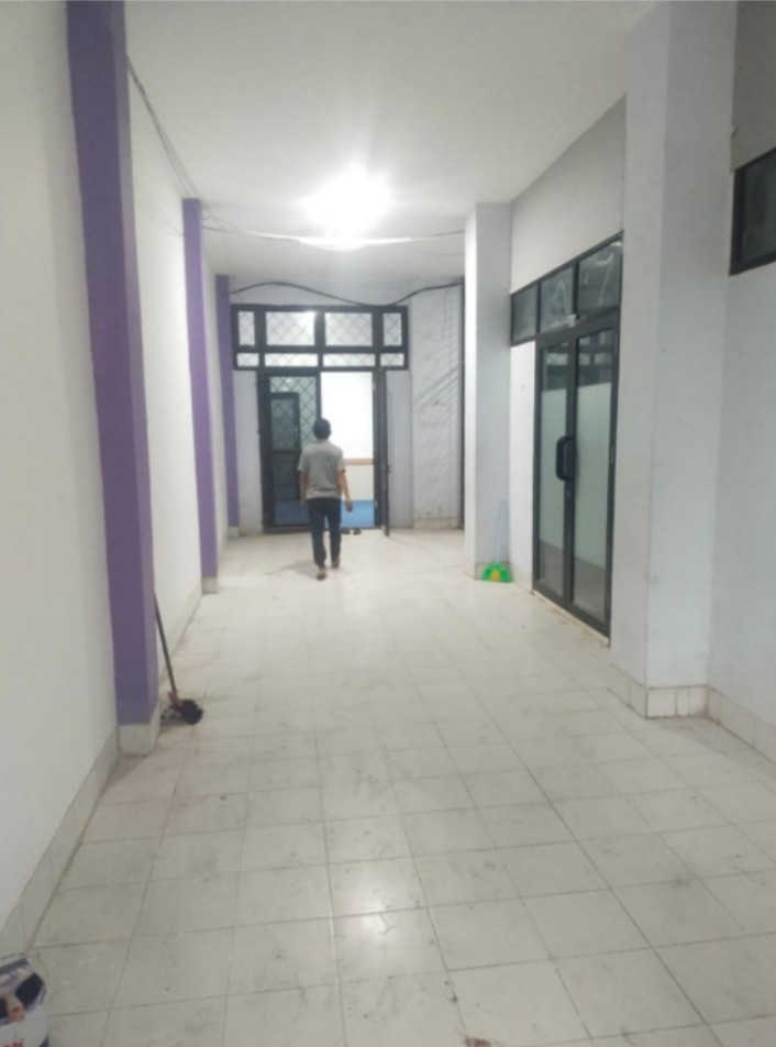 Situasi koridor yang terang benderang dan pengerjaan yang masih berlangsung, (Foto:Ist.)