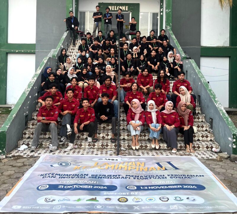 Foto bersama peserta dan penyelenggara kegiatan LK II BEM FEB UNM, (Foto: Ist)