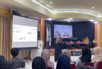 Andi Aslinda saat menyampaikan materi pada Seminar Nasional PENA 2024, (Foto: Ist.)