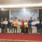 Pengumuman dan pemberian hadiah dan piagam pemenang lomba debat (Foto: Muhammad Nasruddin)