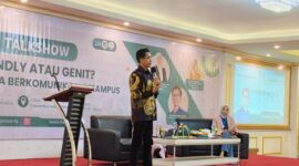 Sahid Memberikan Penjelasan Tentang Friendly atau Friendly Dilema di Kampus. (Foto: Angnis Arimayanti)