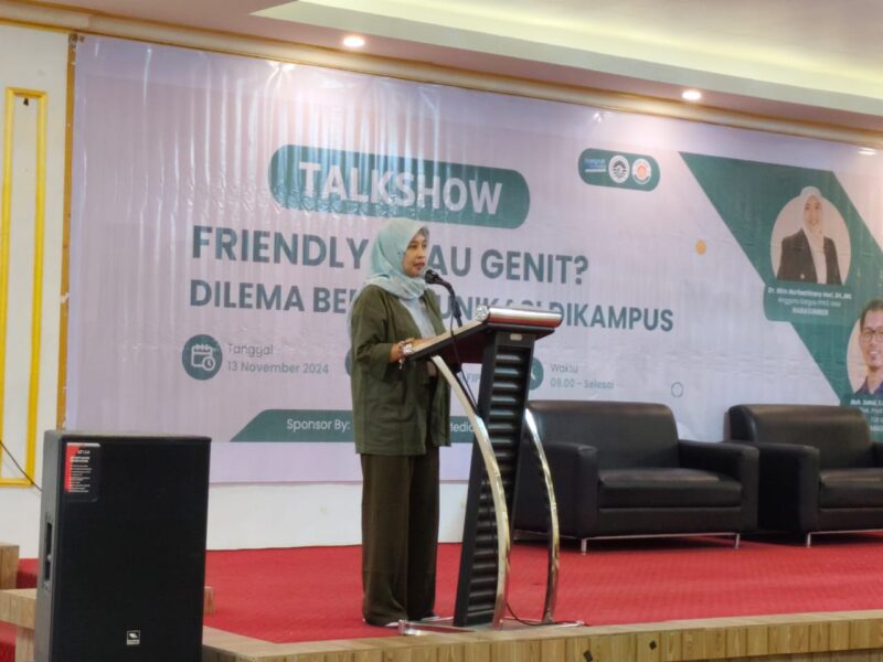 Sambutan Kepala Laboratorium Teknologi Pendidikan pada acara Talkshow Komunikasi Organisasi Pendidikan (Foto: Angnis Arimayanti)