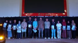 Foto bersama Mahasiswa Berprestasi JTIK, (Foto: Ist)
