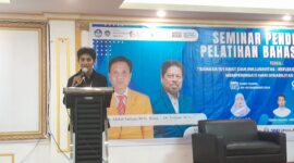 Sambutan oleh Ketua Panitia Seminar Pendidikan dan Pelatihan Bahasa Isyarat, (Foto: Muhammad Nasruddin.)