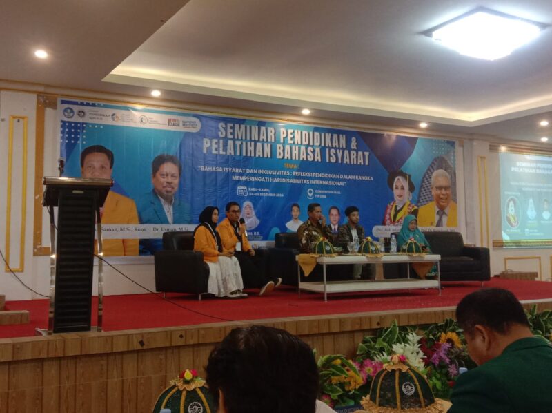 Seminar Pendidikan dan Pelatihan Bahasa Isyarat yang diadakan di FIP UNM (foto: Nurkhaerunnisa Aszahra Saleh.)