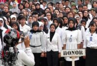 Foto guru barisan pegawai honorer, (Foto: int.)