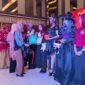 Pemberian hadiah kepada semua mahasiswa yang berhasil nmendapatkan kategori. (Foto: Ibnu Qayyum Abdullah.)
