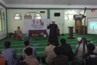 Ustadz Icuk saat berceramah di Tabligh Akbar SC Aljabar HMJ Matematika FMIPA UNM, (Foto: Arnilham.)