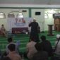 Ustadz Icuk saat berceramah di Tabligh Akbar SC Aljabar HMJ Matematika FMIPA UNM, (Foto: Arnilham.)
