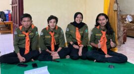 Mohamad Yusril (ujung kanan) nakhoda baru UKM Sintalaras UNM, (Foto: Ist.)